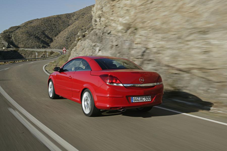 Opel Astra Twin Top 2007 года  (фото 57 из 131)